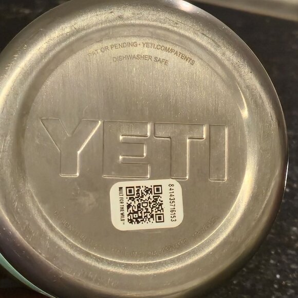 Yeti Engraved Tiffany Blue Stainless Tumbler Snowflake Design 10Oz Seafoam - Picture 9 of 11